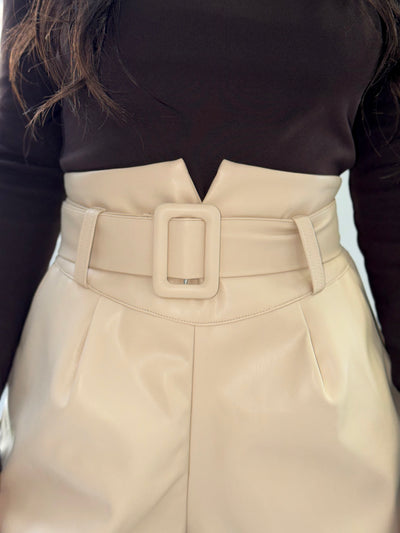 Къси панталонки Aria